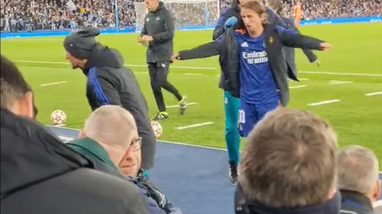 Navijač Cityja provocirao na&scaron;eg Luku, jeste li čuli kako je nazvao Modrića? Kako mu je samo to palo na pamet