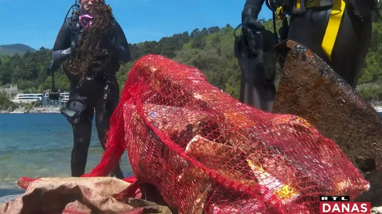Gume, stolice, limenke, opu&scaron;ci. U velikoj EKO akciji odnesen je kamion smeća: Podmorje riječke Preluke napokon je čisto