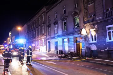 Planuo stan u Palmotićevoj, stanari su bili zarobljeni: 'Ljudi su vrištali iz sveg glasa'; Intervencija i dalje traje