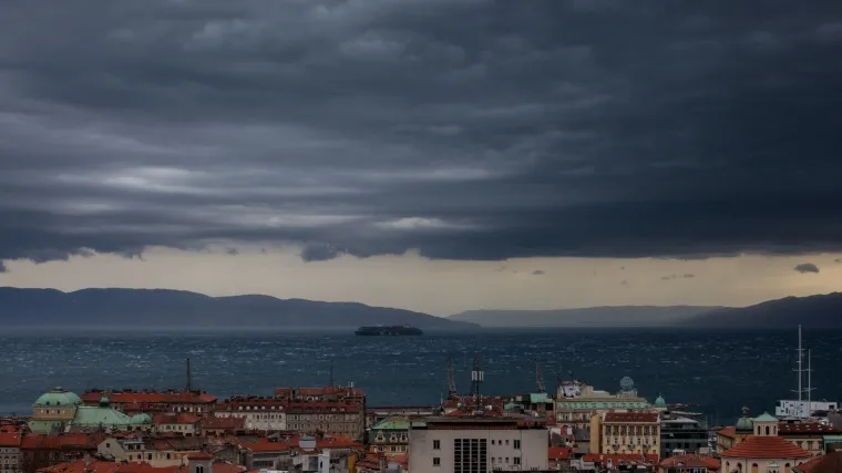 Popodnevni ro&scaron;tilj za Prvi maj obilježit će pljuskovi s grmljavinom. Ostatak tjedna promjenjivo vrijeme, ali dosta toplo