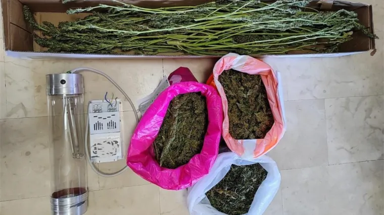 Policija uhitila dilera iz Solina. Kod njega su prona&scaron;li vi&scaron;e od dva kilograma marihuane