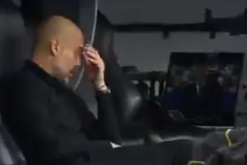 Čudna scena nakon spektakla u Madridu: Pogledajte što je Pep Guardiola radio dok je Ancelotti pričao s novinarima