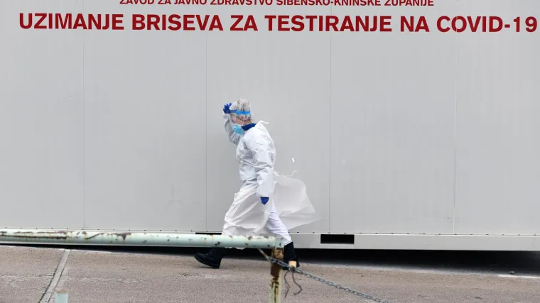 U Hrvatskoj aktivno vi&scaron;e od 5000 COVID slučajeva. Stožer objavio nove podatke, umrlo devet osoba