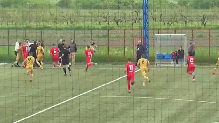 Kaos na utakmici mladića Hajduka i Gorice: Izbila velika tučnjava s trenerima u sredi&scaron;tu!