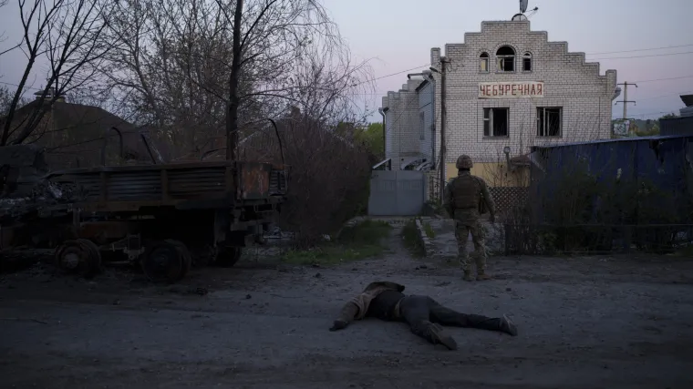 U Izjumu u ru&scaron;evinama nađena tijela 44 civila, Ukrajina tvrdi da je jo&scaron; 100 civila u Azovstalju