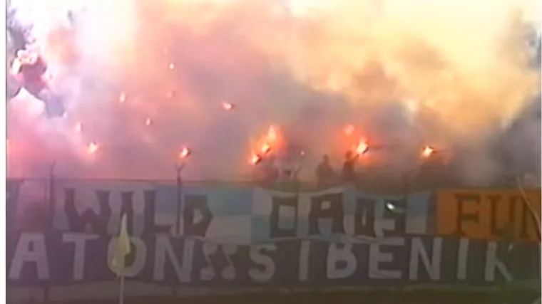 Torcida i Funcuti prije 25 godina dogovorili zajedničko navijanje kontra Croatije pa se potukli, a onda je uslijedio show