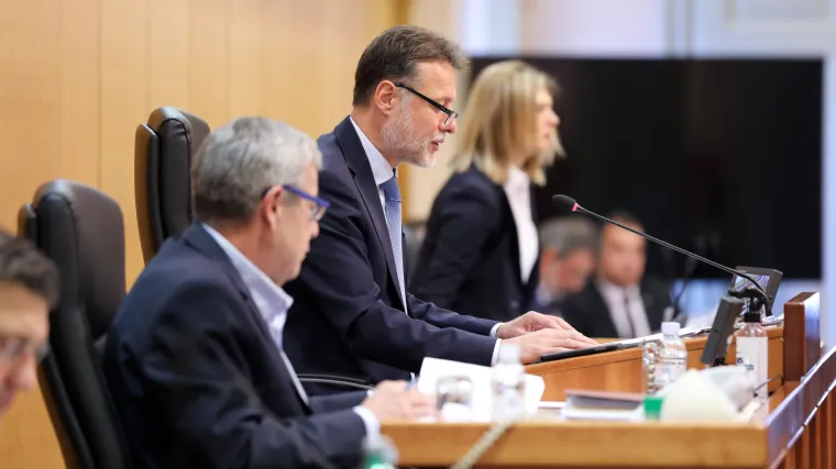 Sabor odbio Prijedlog Zakona o medicinskom postupku prekida trudnoće.  'Premijeru se fućka'