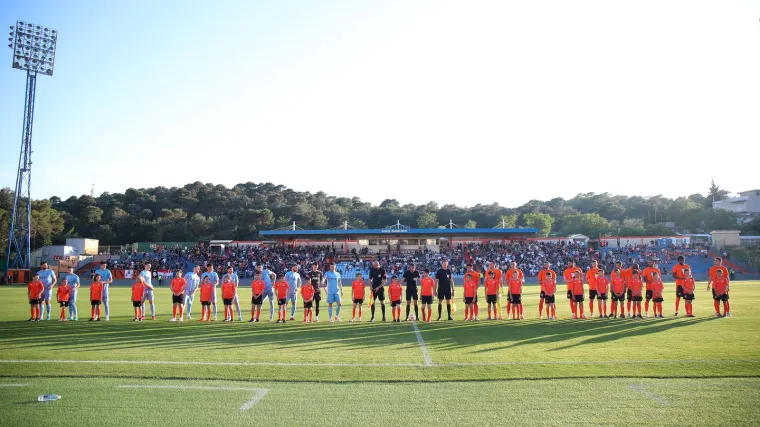 Dvoboj &Scaron;ibenika i Dinama kasnio zbog bizarnog razloga! Jeste li primijetili &scaron;to se dogodilo