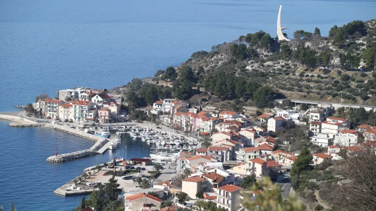 Dalmatinska općina oduzela Bandiću naslov počasni građanin. Iza obrazloženja je prava mediteranska štorija