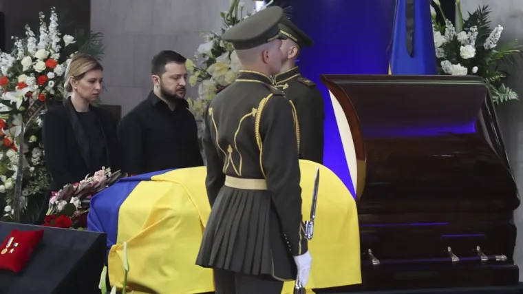 Zelenski i prva dama prisustvovali sprovodu prvog ukrajinskog predsjednika: 'Nemjerljiv doprinos'