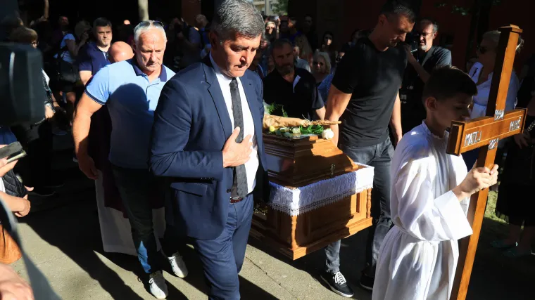 Matejev otac na Facebooku podijelio dirljivu Oliverovu pjesmu 'Stine': 'Ne ostavljaj me sad...'