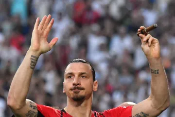 Zlatan Ibrahimović s cigarom u ustima proslavio titulu, napravio je pravi show na stadionu