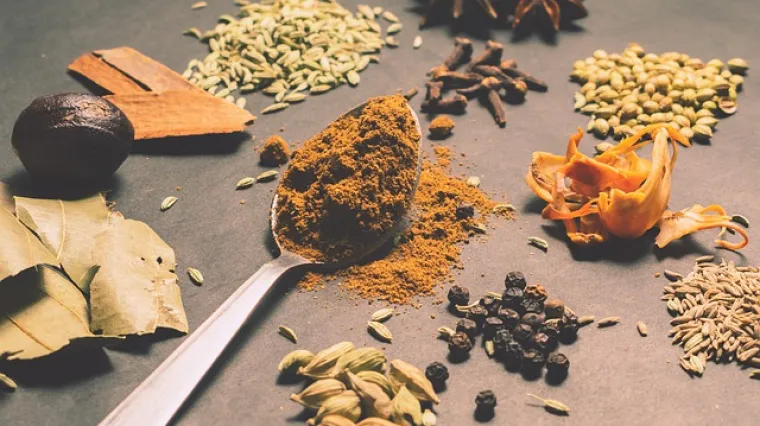 Kako pripremiti umak od curryja?