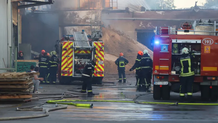 Požar i eksploziju u silosu pilane u Velikom Bukovcu izavala iskra