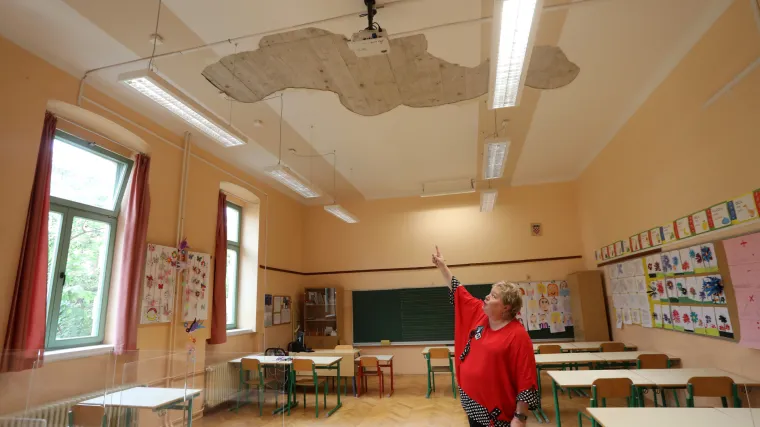 U osnovnoj školi komad žbuke pao sa stropa i ozlijedio djevojčicu: 'Svi smo otrčali van i počeli plakati'