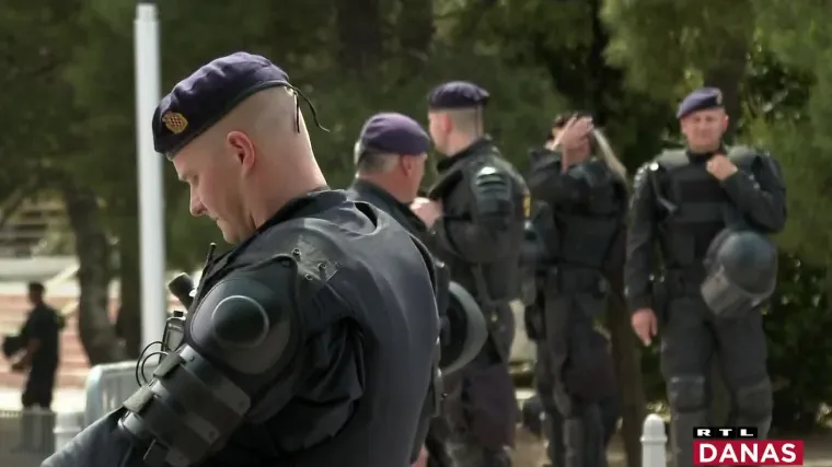 Od ranog jutra Split trese navijačka groznica. Tamo&scaron;njim policajcima stigla pomoć i iz drugih uprava