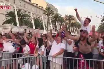 Reakcija navijača Hajduka će vas nasmijati: Ni boca najdraže pive nije ga omela da proslavi gol splitskog kluba