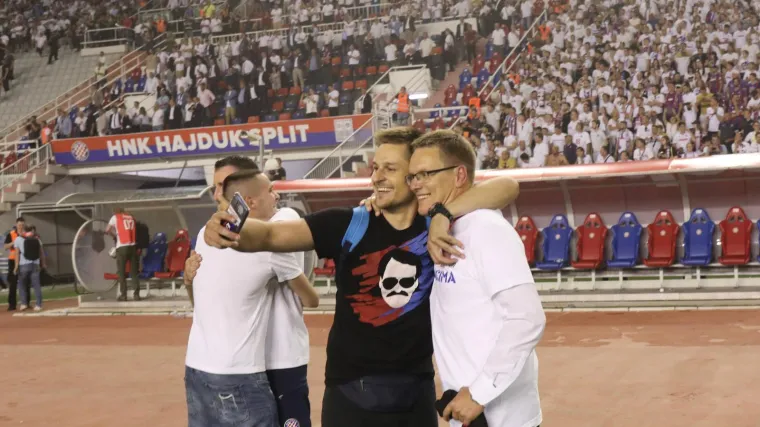 Jedan je od najzaslužnijih za prvi trofej Hajduka nakon devet godina: Pogledajte njegove reakcije na događaje na terenu