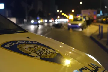 Drogiran i pijan autom udario dvije maloljetne cure, bore se za život