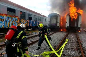 Gore vagoni na Glavnom kolodvoru: Gusti dim vidi se i iz drugih dijelova Zagreba