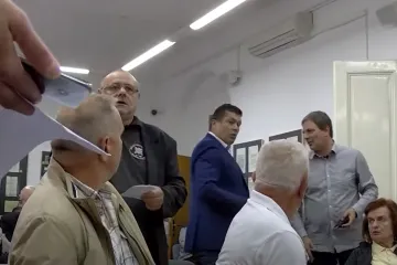 Pokušali održati tribinu o ubijenim Srbima nakon Oluje. Prekidali ih verbalnim ispadima iz publike