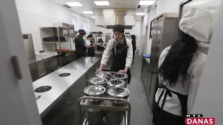 Posjetili smo restoran koji je otvoren kako bi za sezonu obučavao osobe s invaliditetom. 'Ne daju nam priliku'