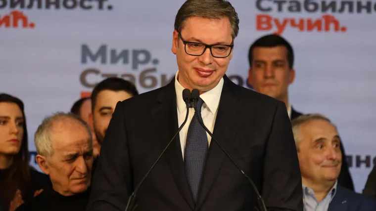 Vučić započeo drugi mandat: Prisegnuo i istaknuo da treba poboljšati odnose sa Hrvatskom i BiH: 'Ali ćemo uvijek štititi naše interese'