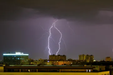Upaljen Meteoalarm: Danas bi vrijeme u Hrvatskoj moglo biti opasno. Moguća je izraženija nepogoda praćena grmljavinom