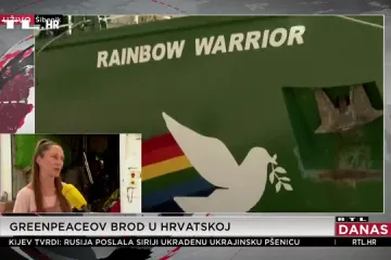 Greenpeaceov brod pristao je u Šibenik: Plovi uglavnom na jedra, a sa sobom nosi važnu poruku