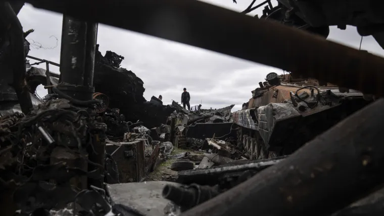 Znaju se detalji povratka ranjenog na&scaron;eg vojnika iz Ukrajine. Ranio ga geler dok je bježao iz Mariupolja?