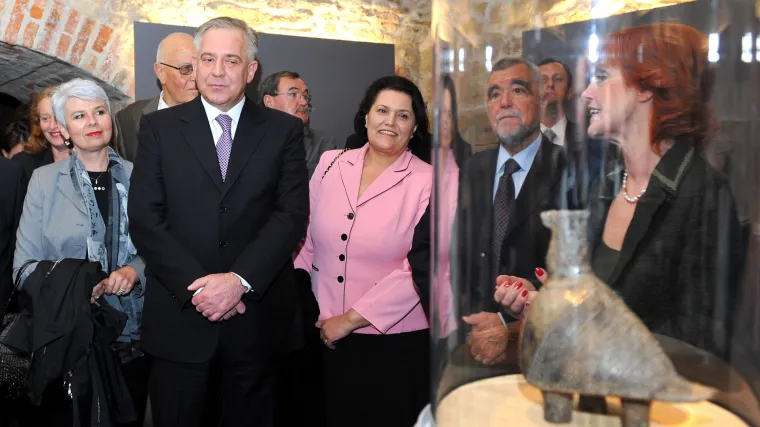 Država već odavno drži 12 Sanaderovih zaplijenjenih slika, ali jo&scaron; ne odlučuje trebaju joj li ili ne