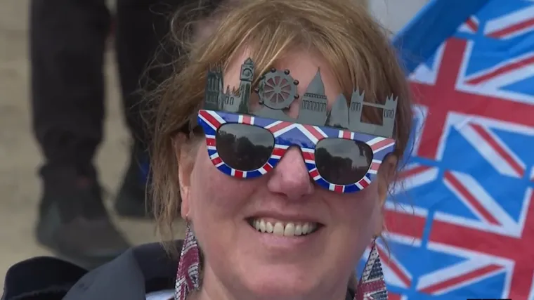 Treći dan slavlja platinastog jubileja Elizabete II.: Britanci se skupljaju na velikom koncertu pred palačom