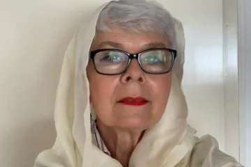 Jadranka Kosor iznenadila neobičnim selfijem s maramom na glavi, a razlog je i više nego jasan: 'Za ljubav'