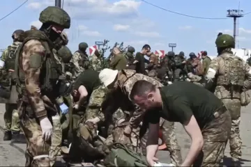 Ukrajinci u kontaktu su sa zarobljenim borcima iz Azovstala. Rusi poručili da bi ih mogli pogubiti