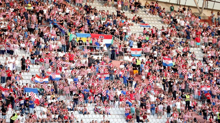 Epilog okr&scaron;aja na Poljudu: Zapaljena jedna bengalka, policija privela 11 navijača