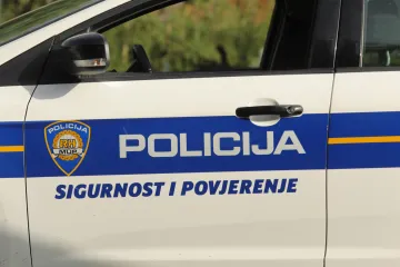 Razbojstvo u Zagrebu: Ušao u poštu i zaposleniku otuđio torbu s novcem