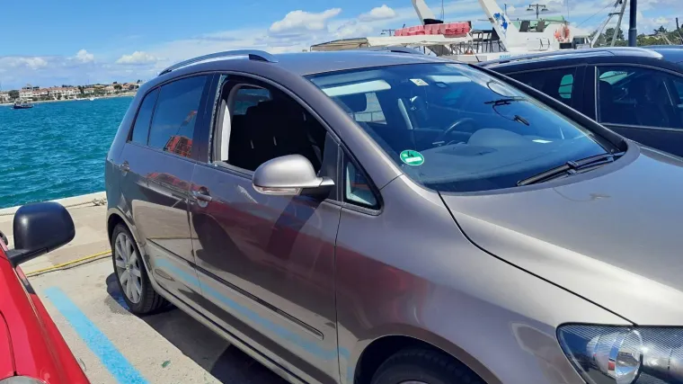 Vatrogasci u Umagu izvukli bebu iz auta: 'Pitali smo se gdje su roditelji. Pojavili su se s kolicima u kojima je bio pas'