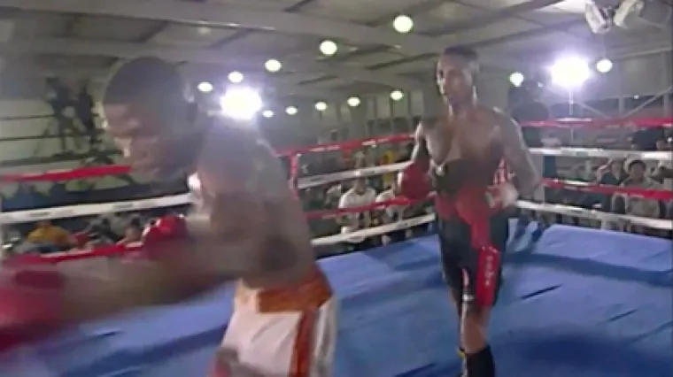 Zatra&scaron;ujuće scene: Afrički boksač potpuno izgubio razum i počeo boksati u prazno