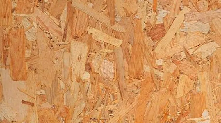 Koja je glavna razlika između iverice i furnira?