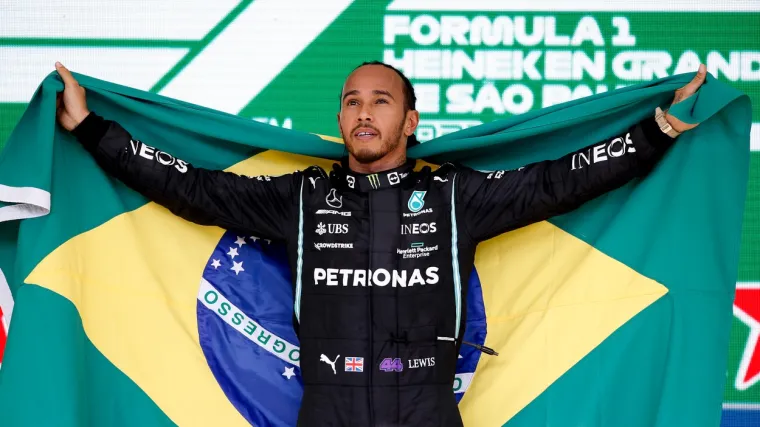 Lewis Hamilton postaje Brazilac! Uzor mu je Senna, a sada je oti&scaron;ao korak vi&scaron;e