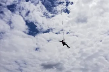 Otkrili smo kako izgleda &scaron;etnja po krovu Poljuda i koliko je stra&scaron;an skok iz novinarske lože