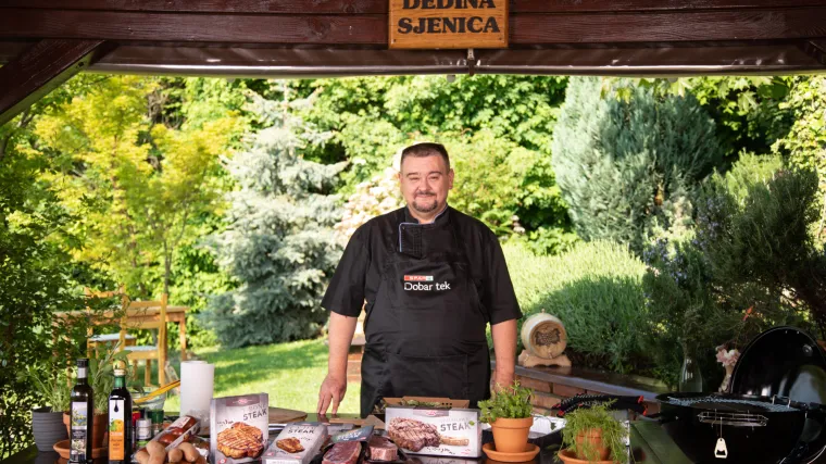 BBQ majstorije sa &Scaron;pičekom: Male tajne pripreme savr&scaron;eno pečenog odreska na ro&scaron;tilju