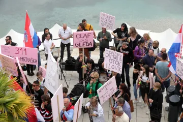 Naguravanje u Mrtva&scaron;koj zavr&scaron;ilo uhićenjima i ozlijeđenima. Župan Komadina o svemu: 'Žao mi je...'