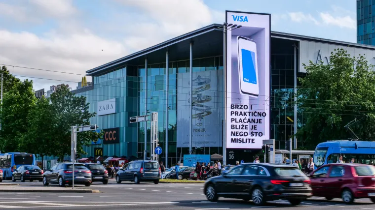 S pročelja Avenue Malla, VISA nas podsjeća na nove pogodnosti