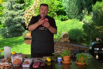 &Scaron;piček je pripremao tomahawk, ribeye i prime rib steak