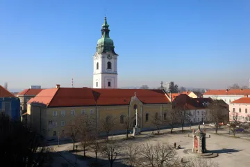 Jučer su Franjevci u Karlovcu zvonili su pola sata crkvenim zvonima kako bi spasili grad od tuče