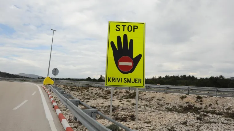 37-godišnjak vozio suprotnim smjerom na autocesti kod Svetog Roka! Uhvaćen je