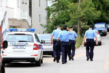 Došli kupiti štence pa mučili vlasnika: Tukli ga, tjerali da pije razne tekućine, udarali...