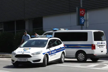 U Splitu se sudarili automobil i motor, vozači teško ozlijeđeni: Policija traži svjedoke nesreće