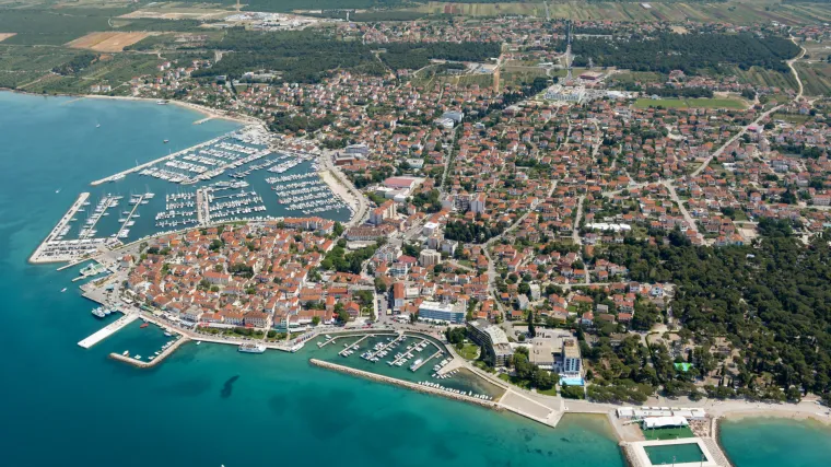 Policija objavila detalja utapanja dječaka u Biogradu: Plivao je s prijateljima, a onda se vratio prema obali